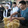 Gubernur Jatim Borong Peyek hingga Trasi Puger di Pasar Tanjung Jember