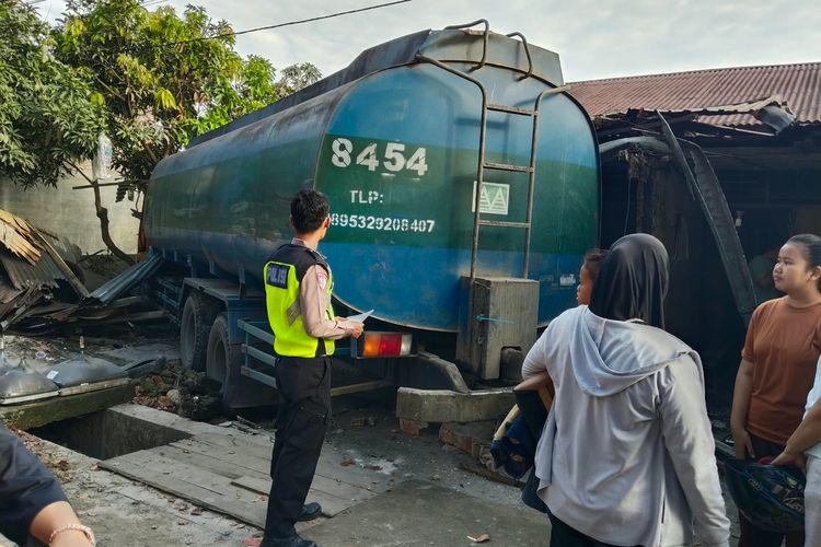Rumah di Sergai Hancur Ditabrak Truk Tangki, Polisi: Sopir Mengantuk 