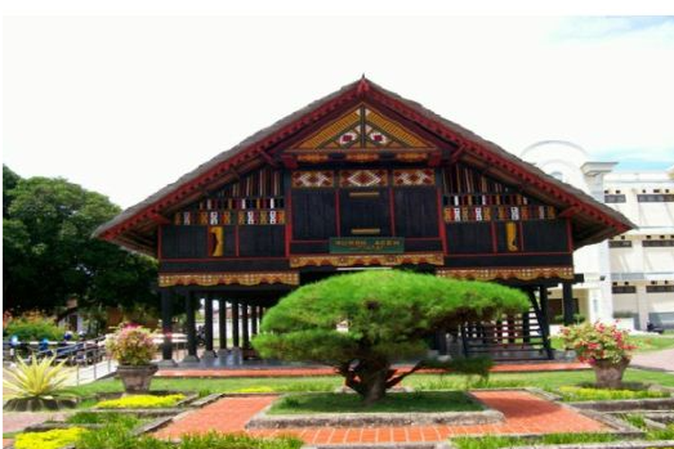 Rumah adat Krong Bade berasal dari Aceh  