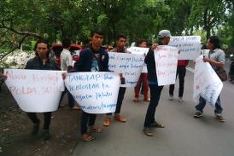 Massa mendesak penuntasan kasus penembakan aktivis Bangkalan