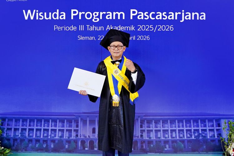 Kisah Djoko Berusia 68 Tahun Lulus S2 Fisika UGM, IPK Tembus 3,98