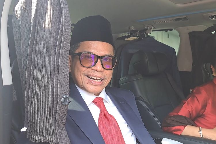 Wakil Menteri Luar Negeri Pahala Mansury seudai dilantik di Kompleks Istana Kepresidenan, Jakarta, Senin (17/7/2023).