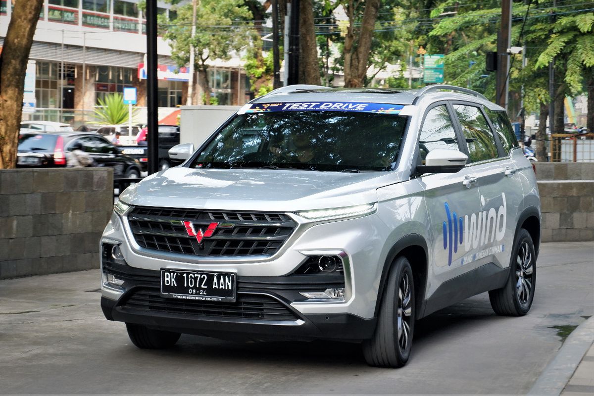 Wuling Almaz dilengkapi dengan fitur Wuling Indonesian Command (WIND). 