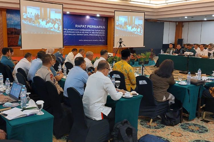 Rapat koordinasi BNPP yang dihadiri Bupati MBD Benyamin Th Noach dan Wakil Bupati MBD Agustinus L Kilikily di Grand Sahid Jaya Jakarta, Rabu (3/5/2023).