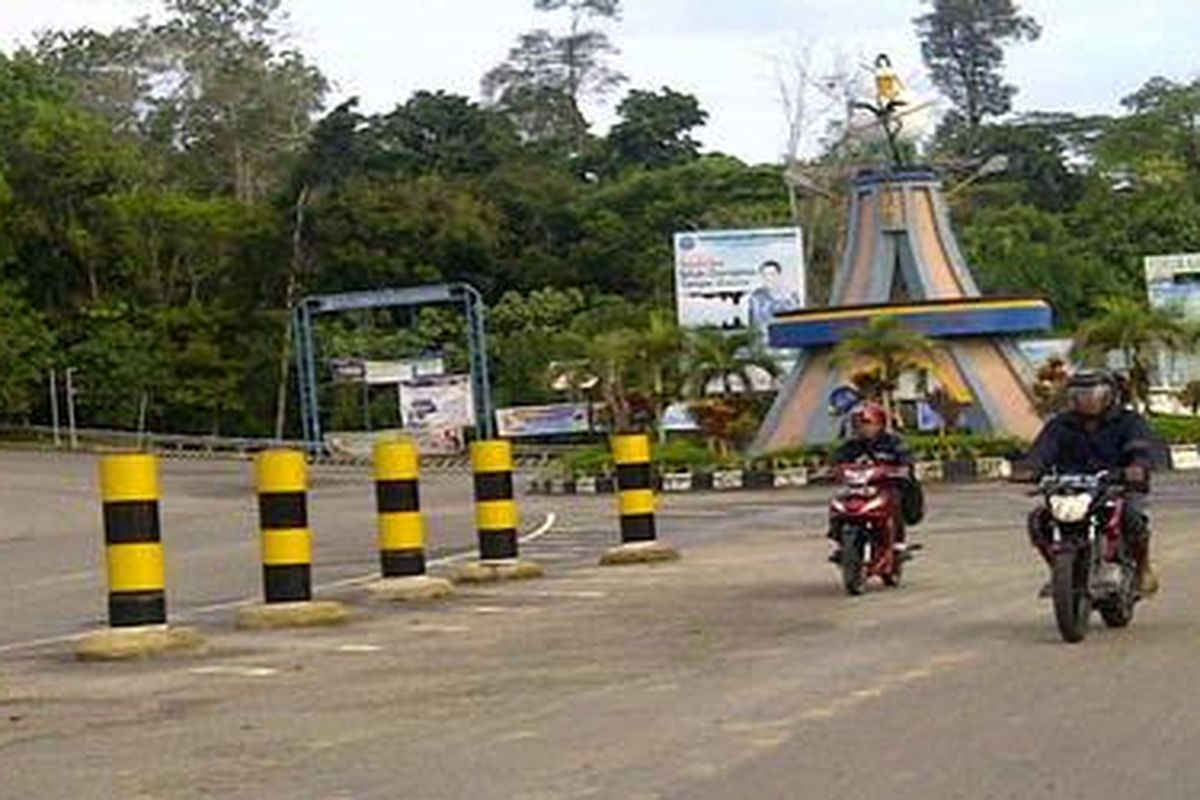 Salah satu sudut jalan di Tanjung Selor, Kabupaten Bulungan, Kalimantan Utara, Sabtu (27/4/2013)