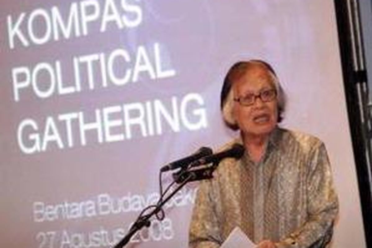 Pemimpin Umum Harian Kompas, Jakob Oetama berpidato di hadapan Sejumlah Pimpinan partai politik peserta pemilu 2009 dalam acara Kompas Political Gathering di Bentara Budaya Jakarta, Rabu (27/8).