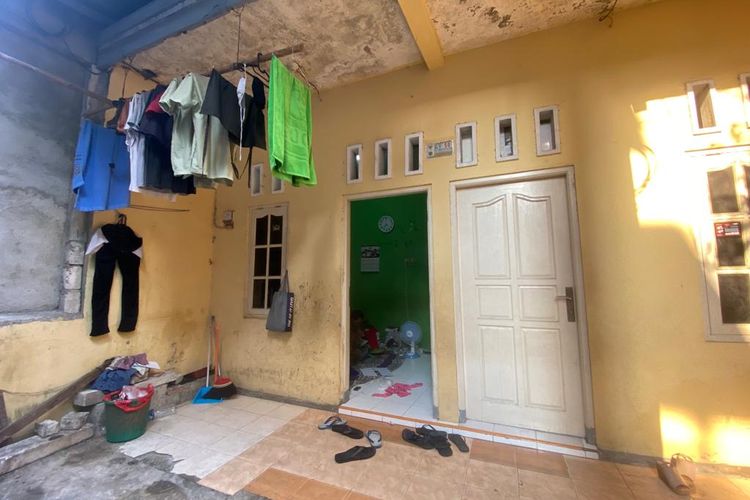 Rumah kontrakan yang disewa Purhadi (55), salah satu korban kebakaran depo Pertamina Plumpang. Rumah kontrakan tersebut berlokasi di RT 003 RW 01, Rawa Badak Selatan, Koja, Jakarta Utara.