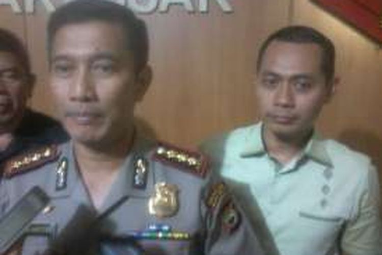 Kepala Polrestabes Makassar, Komisaris Besar (Kombes) Polisi Rusdi Hartono didampingi Plt Kasat Reskrim Polrestabes Makassar, Komisaris Polisi (Kompol) Musbagh Niam saat memberikan keterangan, Kamis (11/8/2016).Kepala Polr