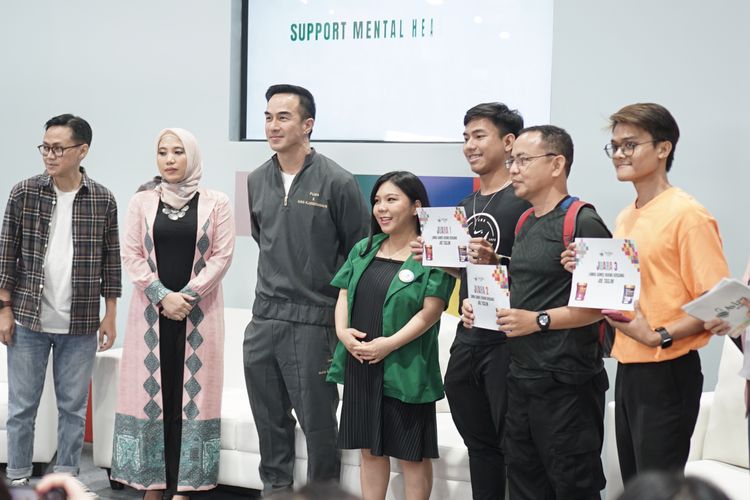 Joe Taslim dalam Launching ?Avian Brands Support Mental Health with Healing Colours? di Bintaro, Rabu (10/10/2023).