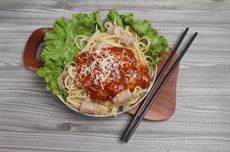 Resep Spaghetti Sosis ala Rumahan, Mudah dengan 5 Langkah Masak