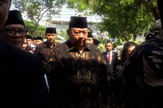 SBY Didampingi AHY dan Annisa Pohan Tiba di Rumah Duka Habibie