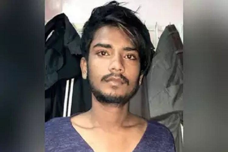 Rohit Rajbhar (19) harus merasakan tangannya tersangkut di toilet jongkok selama lima jam. (Mumbai Mirror)