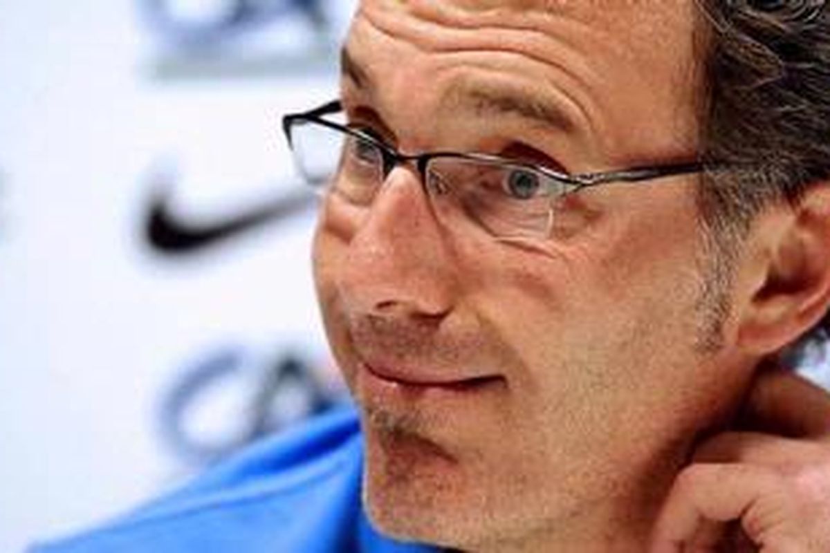 Pelatih tim nasional Perancis, Laurent Blanc. 