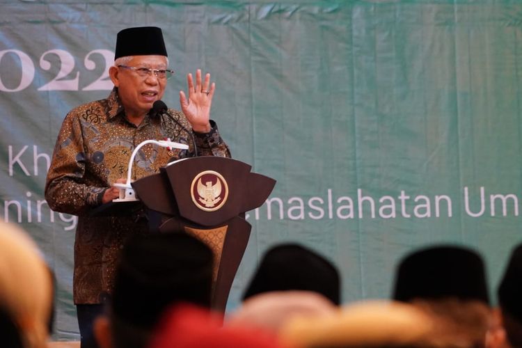 Wakil Presiden Ma'ruf Amin memberikan sambutan saat membuka Musyawarah Kerja Nasional Majelis Ulama Indonesia di Hotel Grand Sahid Jaya, Jakarta, Kamis (8/12/2022).