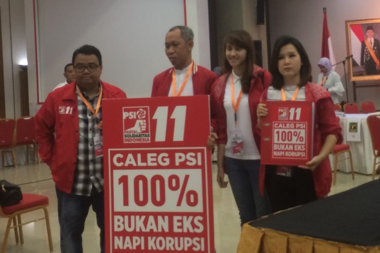 Partai Solidaritas Indonesia mendaftarkan calon legislatif di seluruh Indonesia secara serentak, Selasa (17/7/2018). Para elite PSI tiba di Kantor KPU di Jalan Imam Bonjol, Jakarta Pusat.