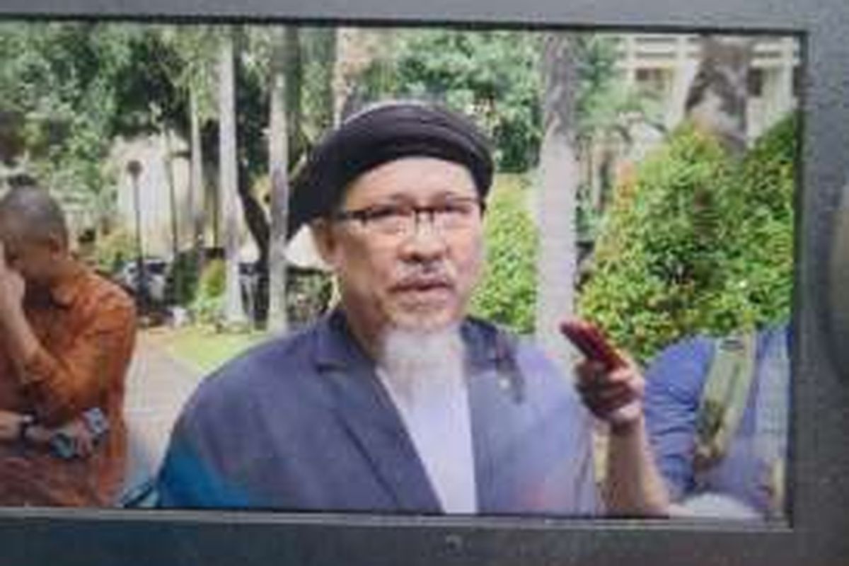 Kakak angkat Gubernur nonaktif DKI Jakarta Basuki Tjahaja Purnama, Andi Analta di kompleks Mabes Polri, Selasa (15/11/2016).