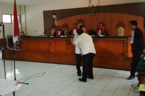 Jaksa Agung Enggan Komentari Hubungan Vonis Bebas Yance dengan Jusuf Kalla