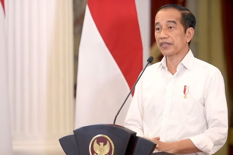 Presiden Joko Widodo saat mengumumkan perpanjangan PPKM dengan sejumlah daerah yang kini turun level hingga 30 Agustus 2021, Senin (23/8/2021).
