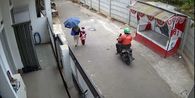 Begal Payudara di Pondok Aren Tangsel Terekam CCTV, Pelaku Berpura-pura Tanya Alamat