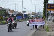 Dukung Jokowi, 3 Pria Ambarawa Nekat Jalan Kaki ke Jakarta
