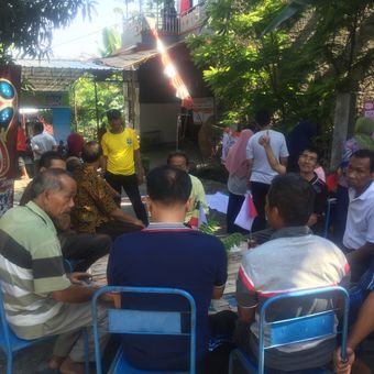 TPS bertema Piala Dunia di Surakarta