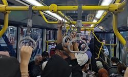 Hari Pertama Tak Wajib Masker di Transportasi Umum Jakarta, Seperti Apa?