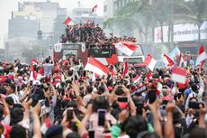 BERITA FOTO: Antusias Warga Sambut Pawai Garuda Muda di Bundaran HI