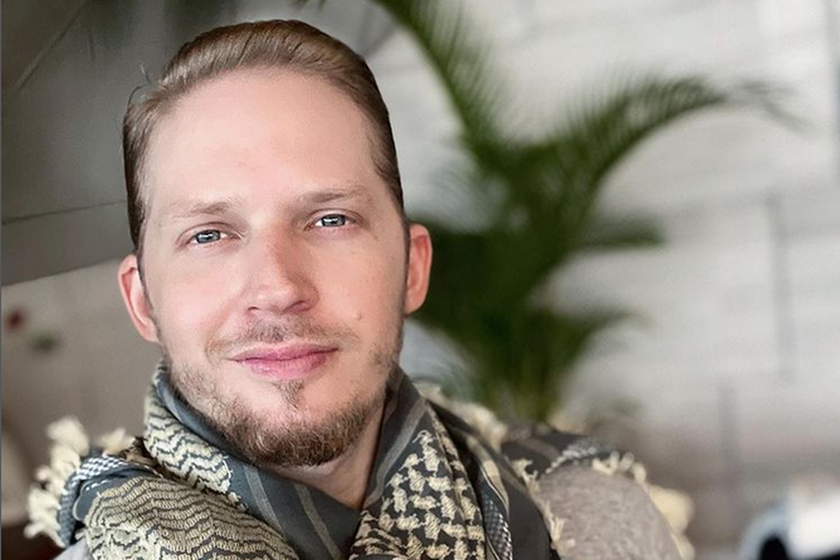 Daood Abdullah Al Daud atau yang lebih dikenal sebagai Daood DEBU 