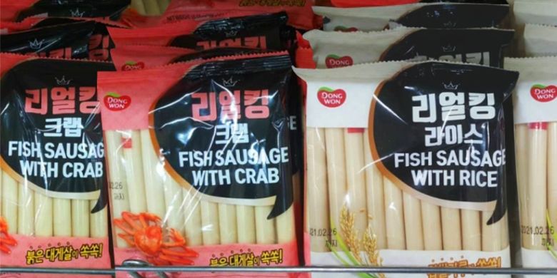 Sosis ikan isi nasi dan sosis ikan isi kepiting dari produsen Dongwon F&B, Korea Selatan. 