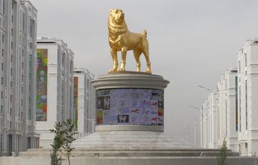 Tanah liat termasuk bahan pembuatan patung yang