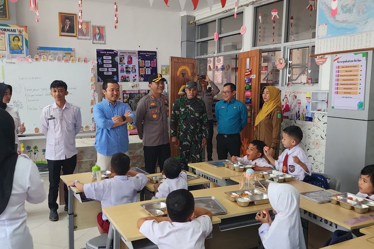 Siswa di Singkawang Akhirnya Kebagian MBG, Ayam Katsu Jadi Favorit
