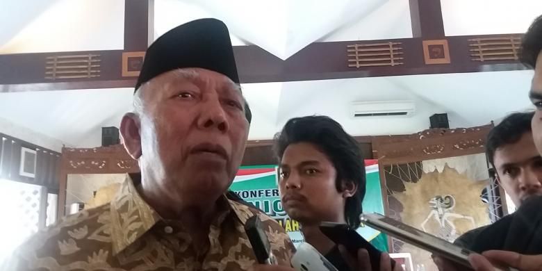 Politisi Senior Partai Persatuan Pembangunan Bachtiar Chamsyah di Jakarta, Minggu (27/3/2016)
