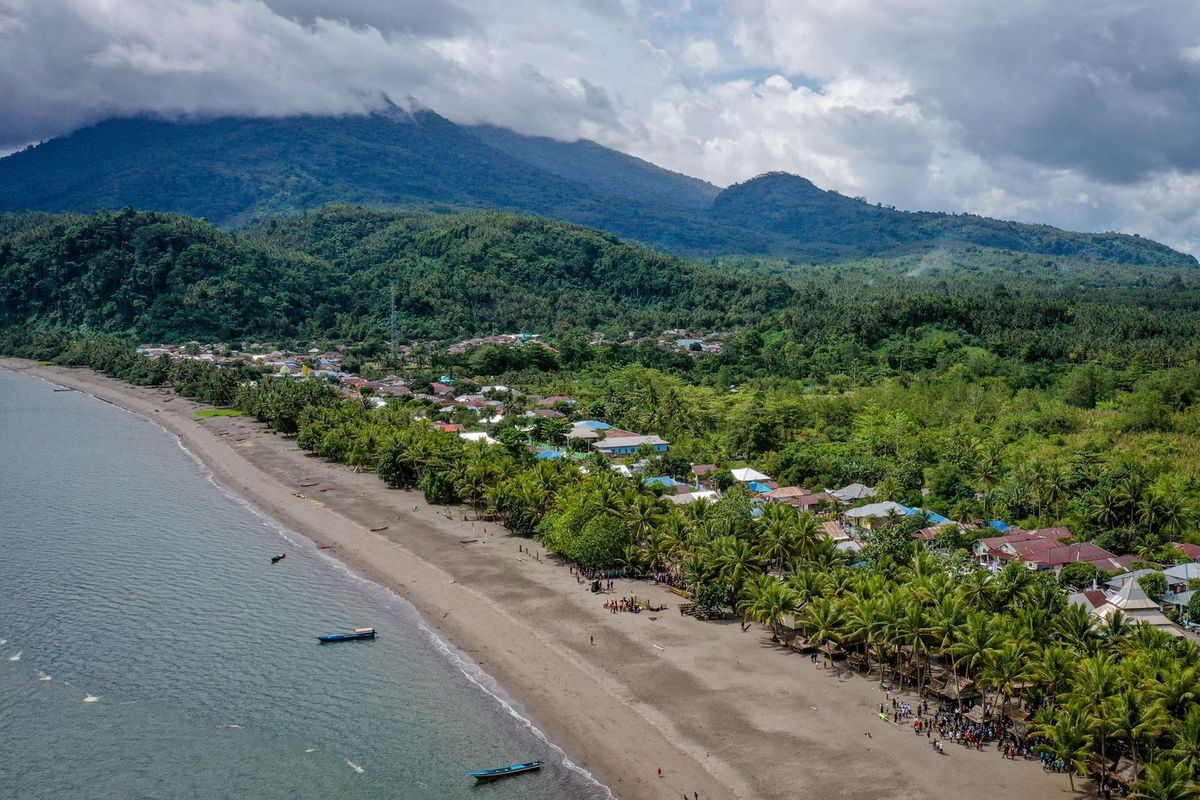 Ilustrasi Desa Wisata Lapasi atau Lako Akelamo di Halmahera Barat, Maluku Utara.