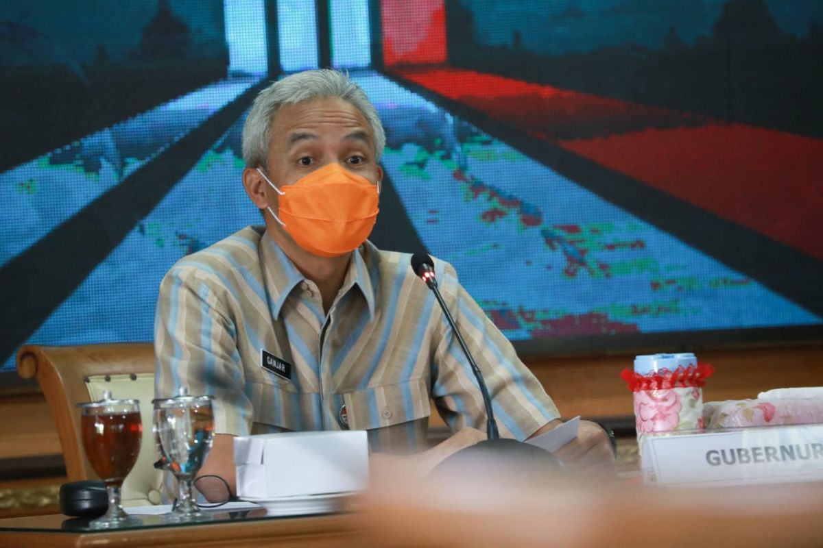 Ganjar menjelaskan angka penurunan kematian Covid-19 Provinsi Jawa Tengah usai menghadiri rapat koordinasi di Dinas Kesehatan Jateng, Selasa (15/9/2020).

