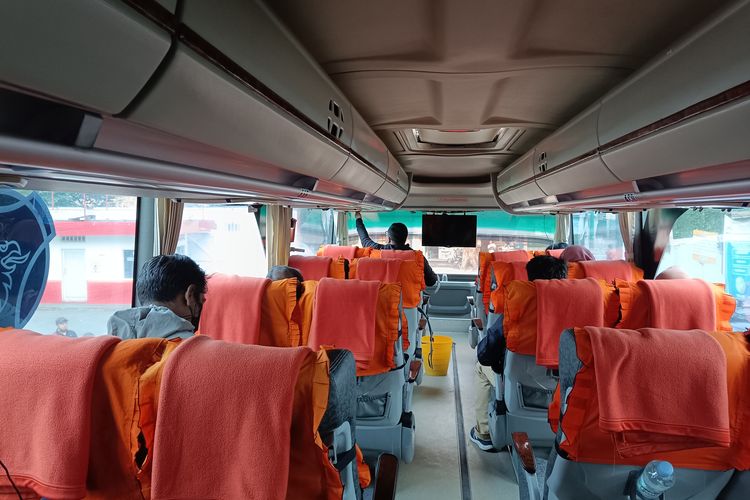 Kabin bus tingkat Harapan Jaya 