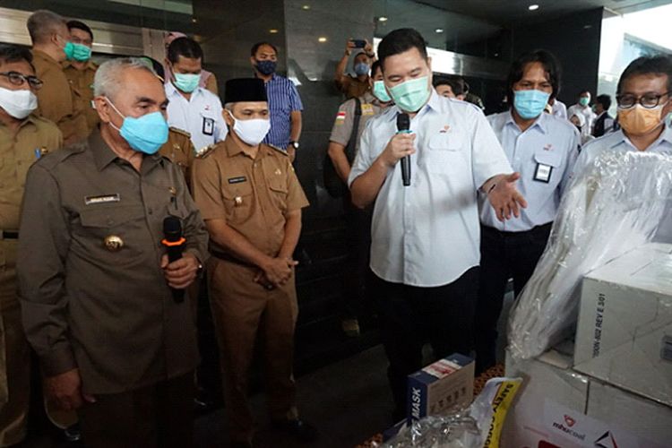 Bantuan berupa APD medis, masker, kacamata medis, dan sarung tangan, serta sembako diberikan kepada Pemprov Kalitim. 