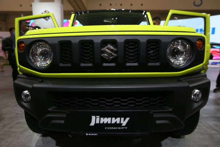 Suzuki New Jimny dipamerkan saat acara Gaikindo Indonesia Internasional Auto Show (GIIAS) 2018 di ICE BSD, Tangerang, Banten, Kamis (02/08/2018). Pada pameran otomotif GIIAS kali ini mengusung tema Beyond Mobility yaitu mobil-mobil teknologi masa depan yang diklaim ramah lingkungan, Acara ini akan berlangsung hingga 12 Agustus 2018.