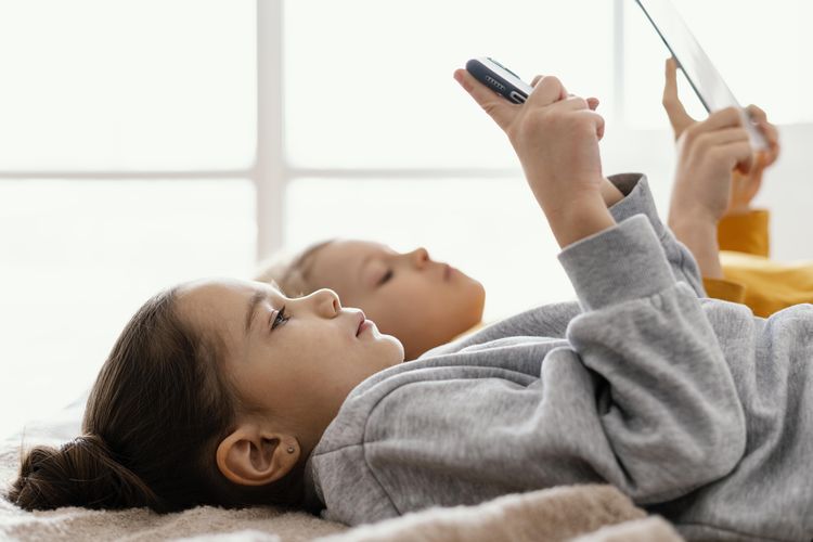 Sebuah studi melaporkan bahwa jumlah waktu yang dihabiskan anak-anak untuk bermain gadget bisa mengembangkan obsessive-compulsive disorder (OCD).