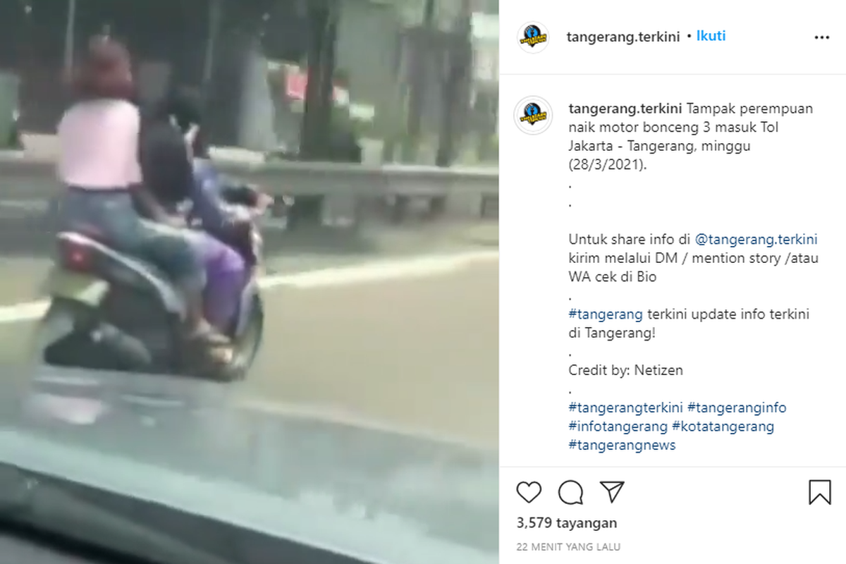 Tangkapan layar video sepeda motor masuk jalan tol