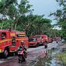 Belasan Mobil Damkar Dikerahkan Atasi Banjir Surabaya