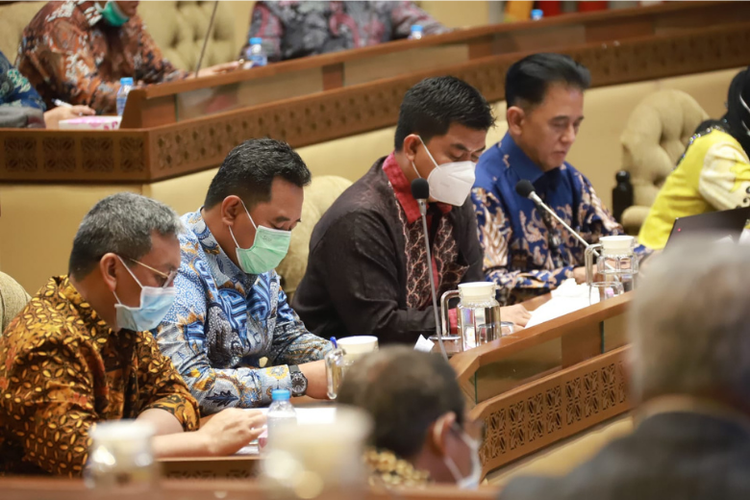 Ketua Timsel Calon Anggota KPU dan Calon Anggota Bawaslu Juri Ardiantoro dalam Rapat Dengar Pendapat Umum (RDPU) bersama Komisi II DPR. 