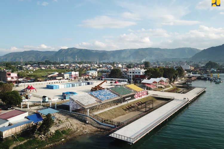 Pembangunan venue untuk Kejuaraan Dunia Perahu Motor Formula 1 (F1) atau F1H2O di Danau Toba, Sumatera Utara 