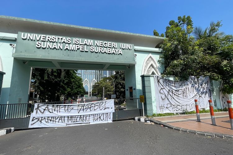 Mahasiswa UINSA Segel Kampus, Tuntut Rektor Turun