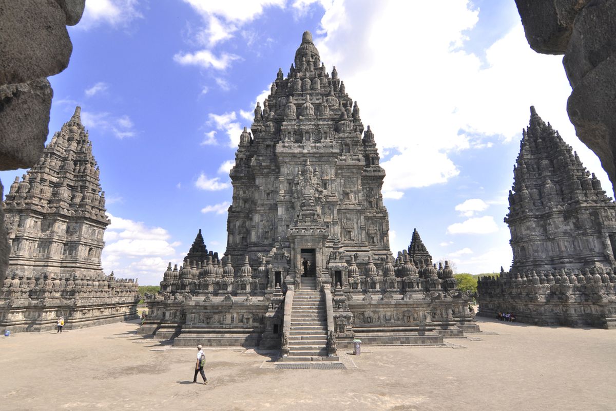 Ilustrasi Candi Prambanan.