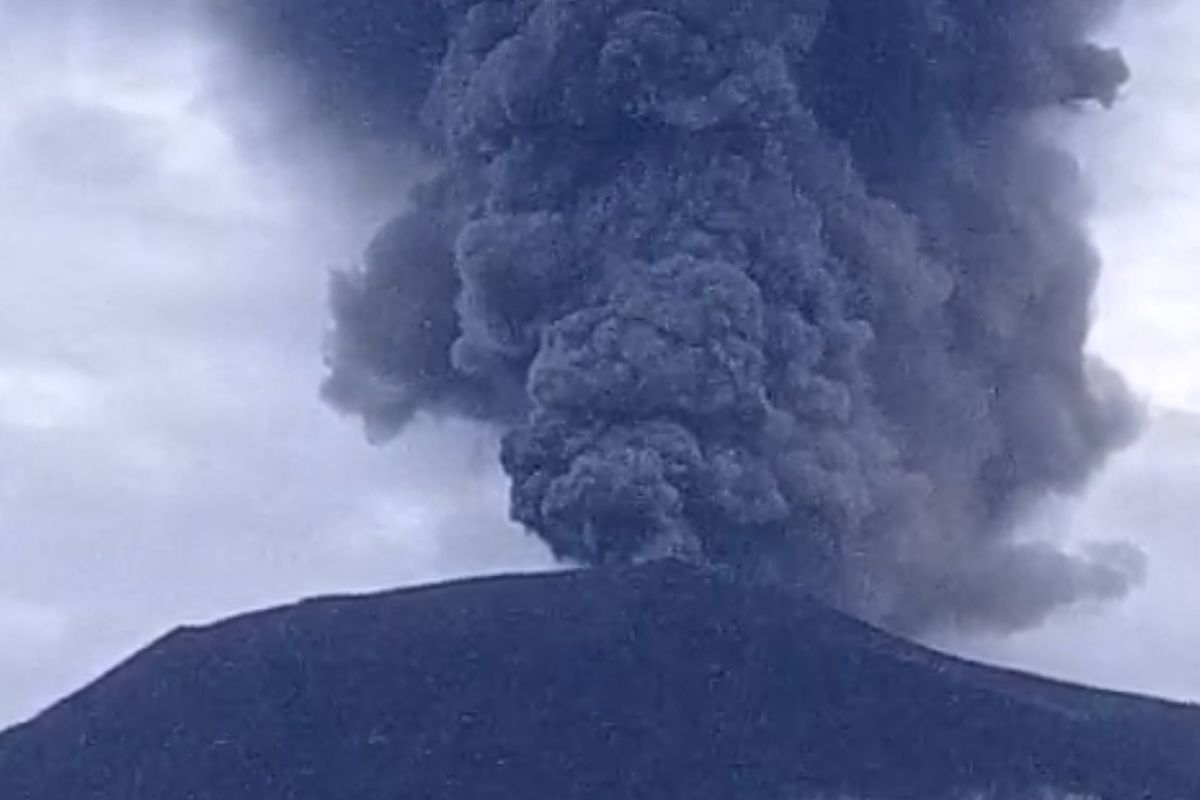 Gunung Marapi Meletus Hari Ini, Keluarkan Suara Gemuruh dan Lontarkan Abu Vulkanik