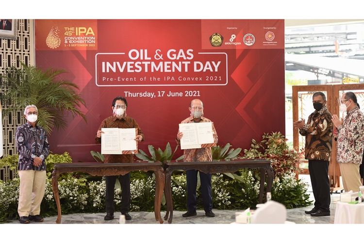 PT Pupuk Indonesia (Persero) dan Genting Oil Kasuri Pte Ltd (GOKPL) saat menandatangani MoU jual beli gas dari Blok kasuri 