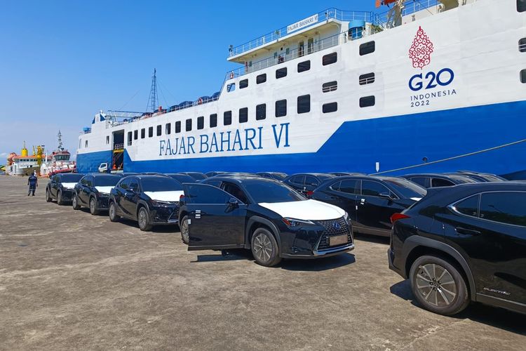 Ratusan unit mobil listrik Lexus UX 300e dan Toyota bZ4X untuk KTT G20 telah sampai Bali