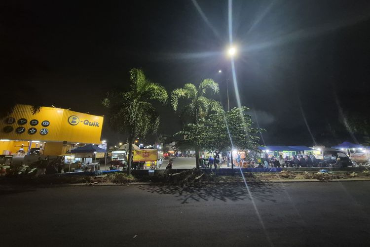 Sejumlah PKL di Pinggir Jalan GDC Depok Kembali Jualan Usai Ditertibkan Pekan Lalu