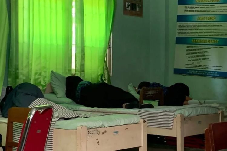 198 Siswa dan Guru di Tulungagung Diduga Keracunan MBG, BGN Hentikan Sementara SPPG Tanjungsari 1