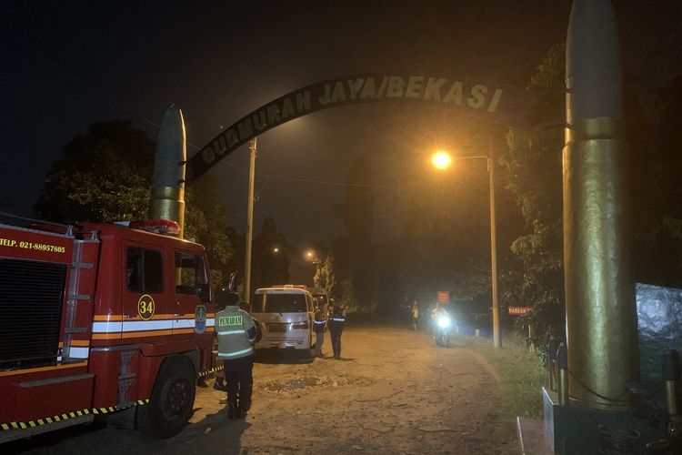 Situasi terkini gudang peluru di daerah Ciangsana, Gunung Putri, Kabupaten Bogor, Jawa Barat, terbakar pada Sabtu (30/3/2024) malam. 